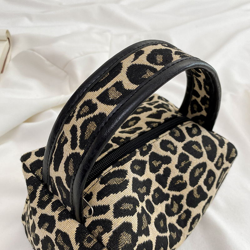 Luipaard make-up tas Luxe grot - Ysl Beauty Makeup Bag recensie en prijs